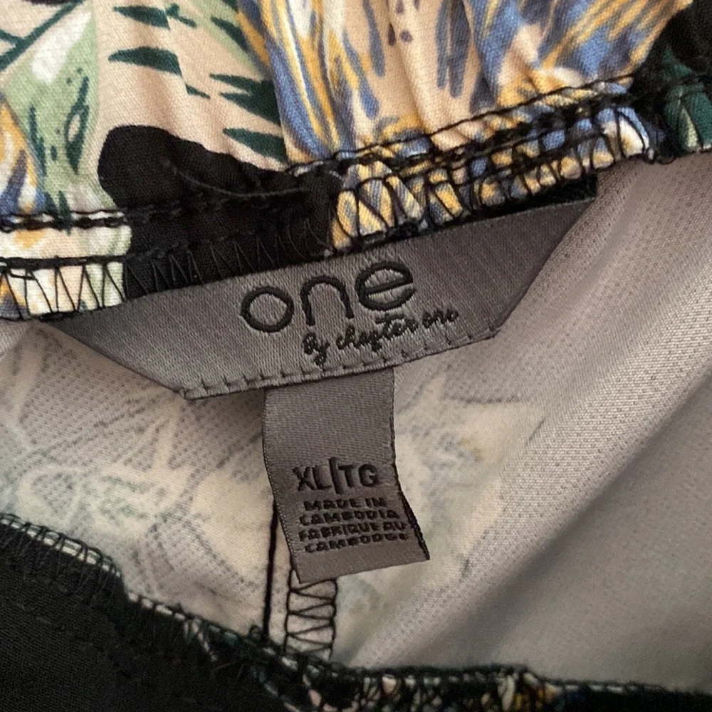 Black Floral joggers , XL - Picture 9 of 9